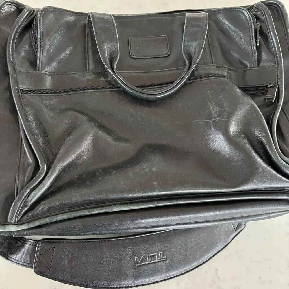 Tumi Black Expandable Leather Computer Briefcase‎ Bag